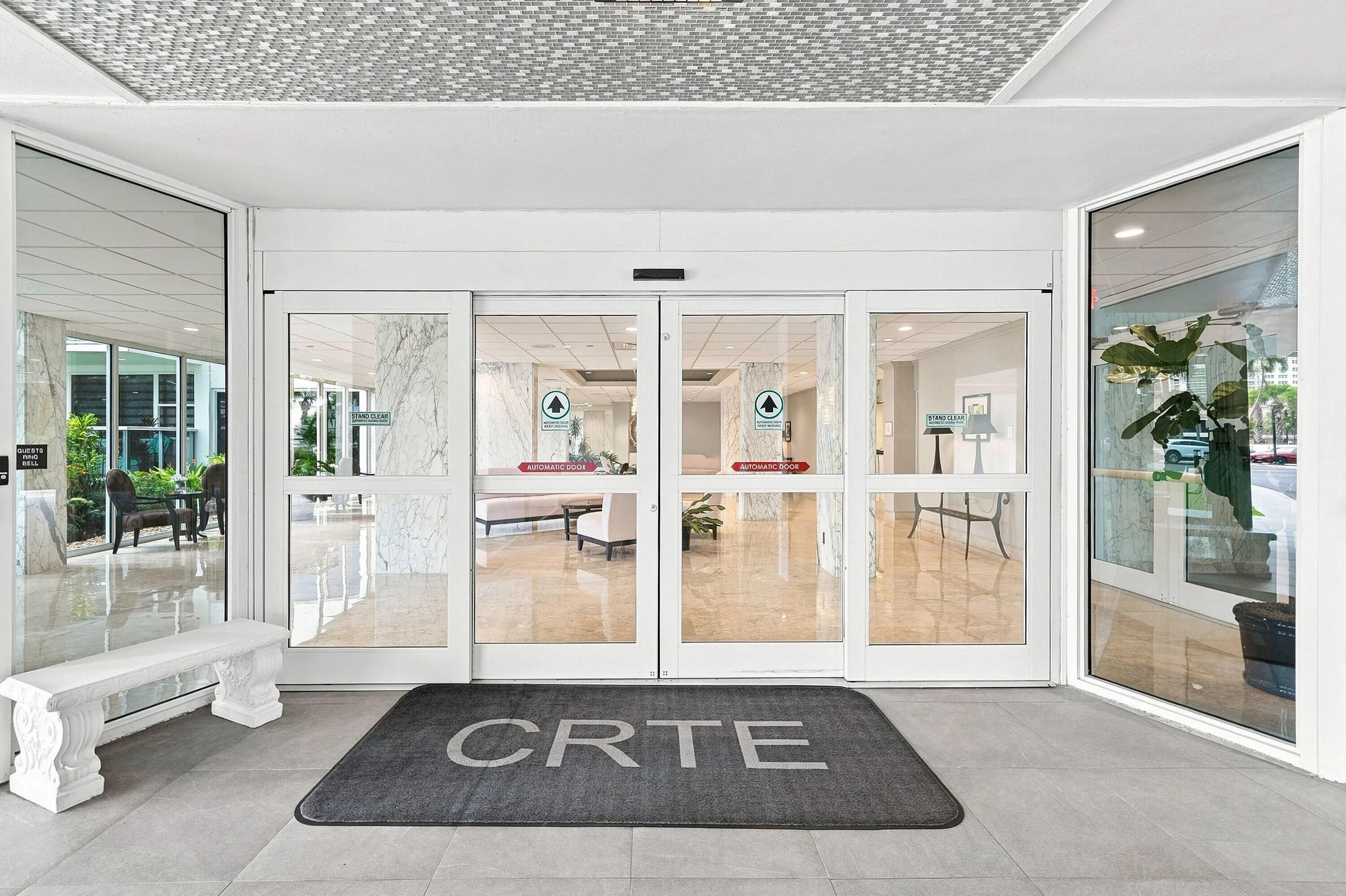 02_exterior entry