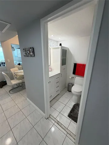 Photo 33