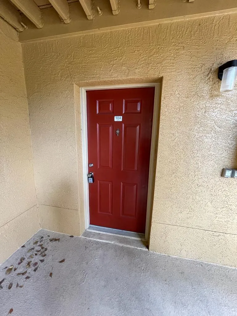 4783 Via Palm Lake 104