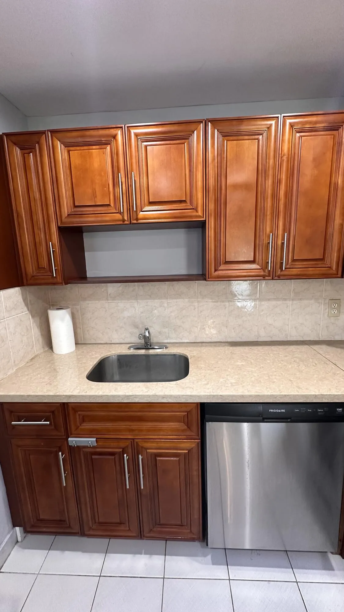 Kitchen Sink/Dishwasher