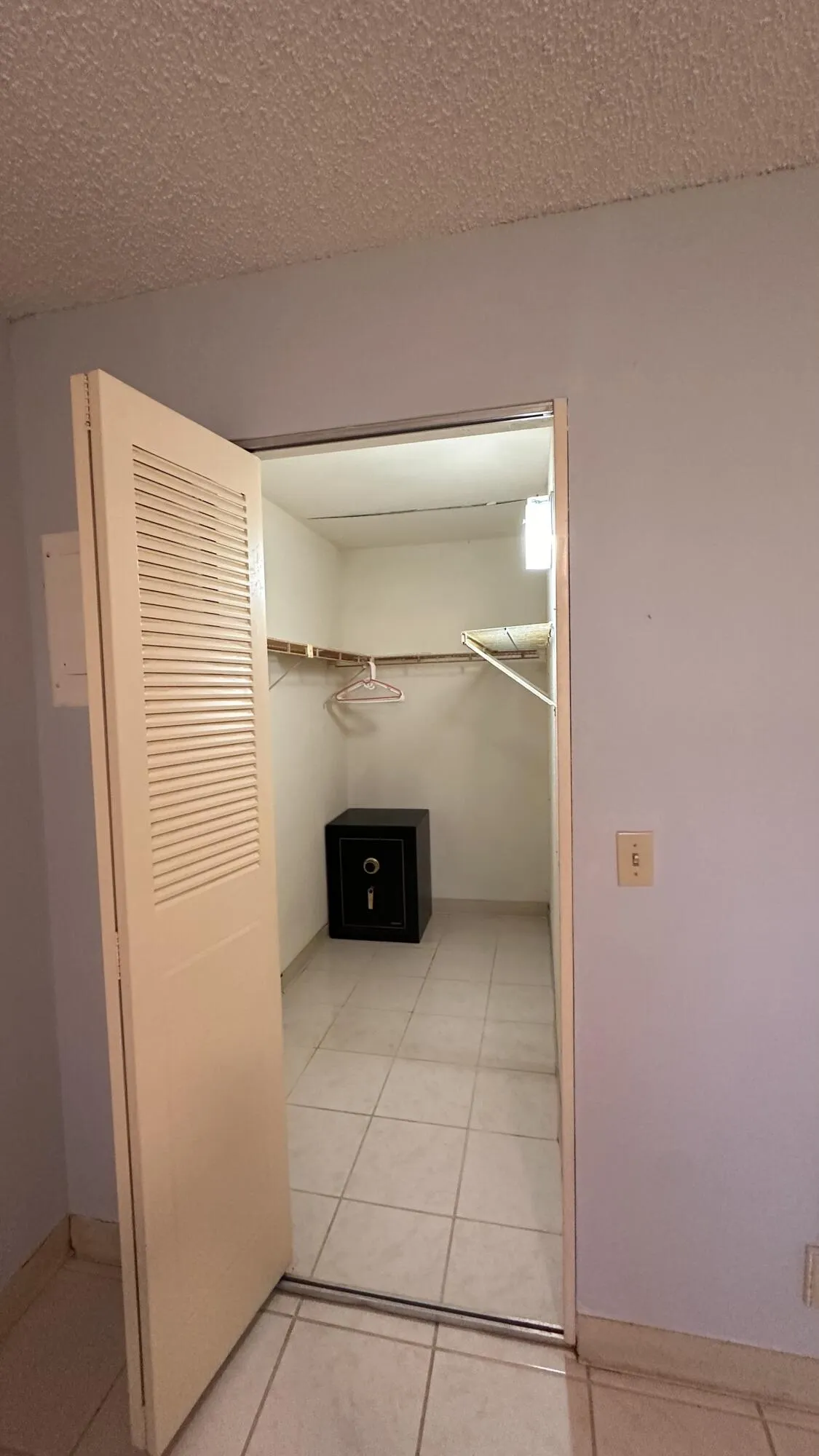 Master B.R. Closet