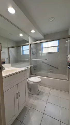 Guest/2nd BR Bath