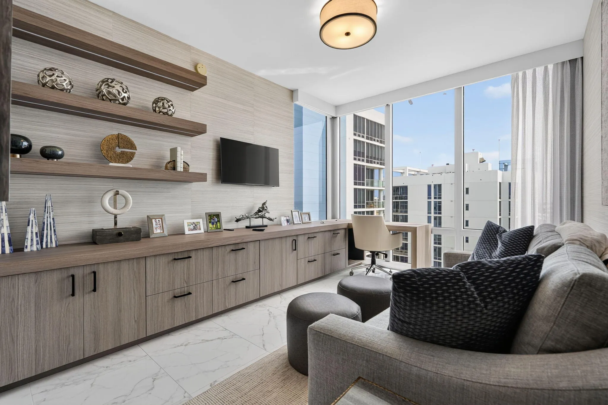 Den/Office with 4th bath