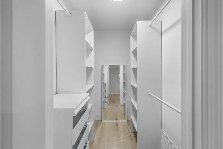 Primary bedroom Walk In Closet