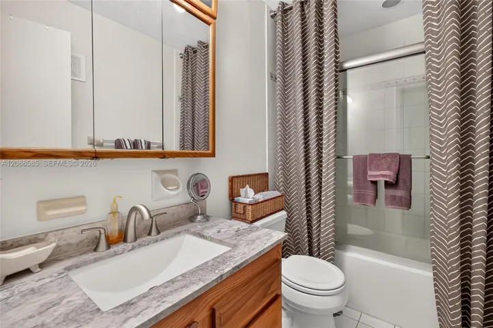 2nd bathroom
