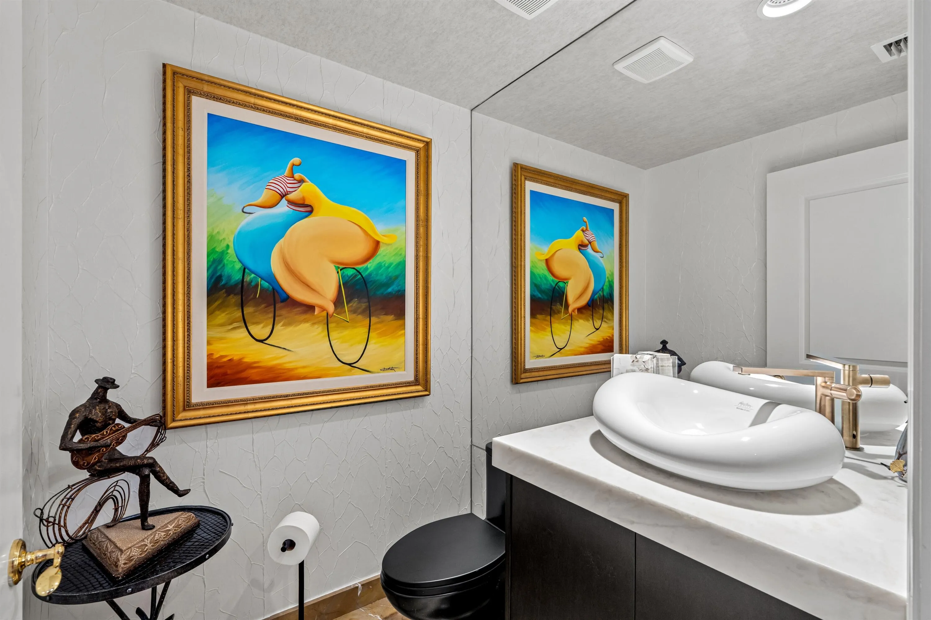 POWDER ROOM