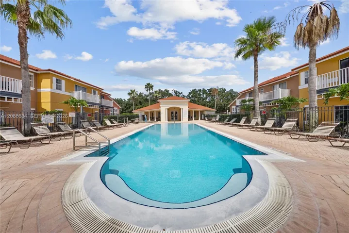 club houe pool