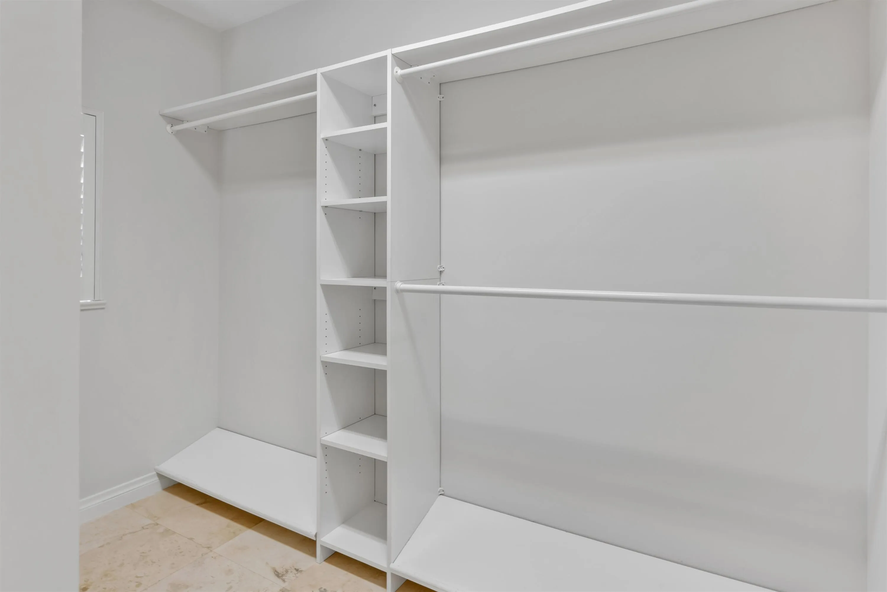 PRIMARY_CLOSET_ANGLE