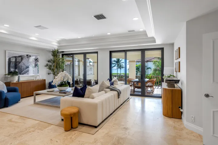 LIVING_ROOM_ANGLE_RIGHT
