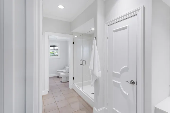 PRIMARY_BATHROOM_ANGLE_LEFT