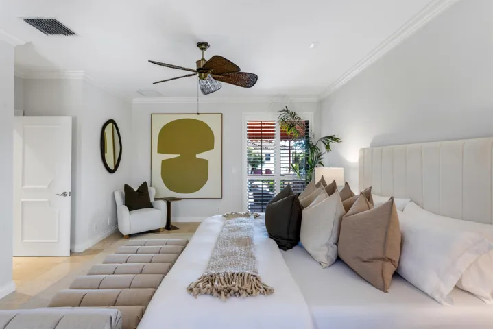 BEDROOM_STRAIGHT_LEFT