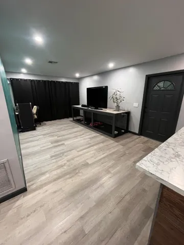 Living/dining area