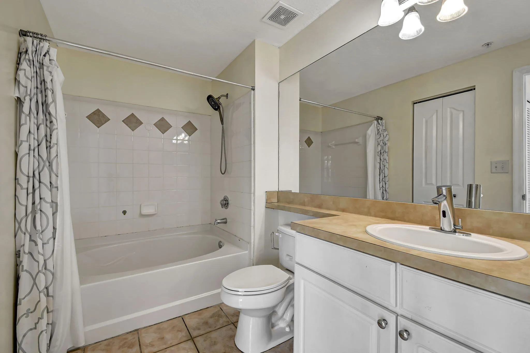 29-web-or-mls-Apartment​​‌​​​​‌​​‌‌​‌‌​​​‌‌​‌​‌​‌​​​‌​​ (28)