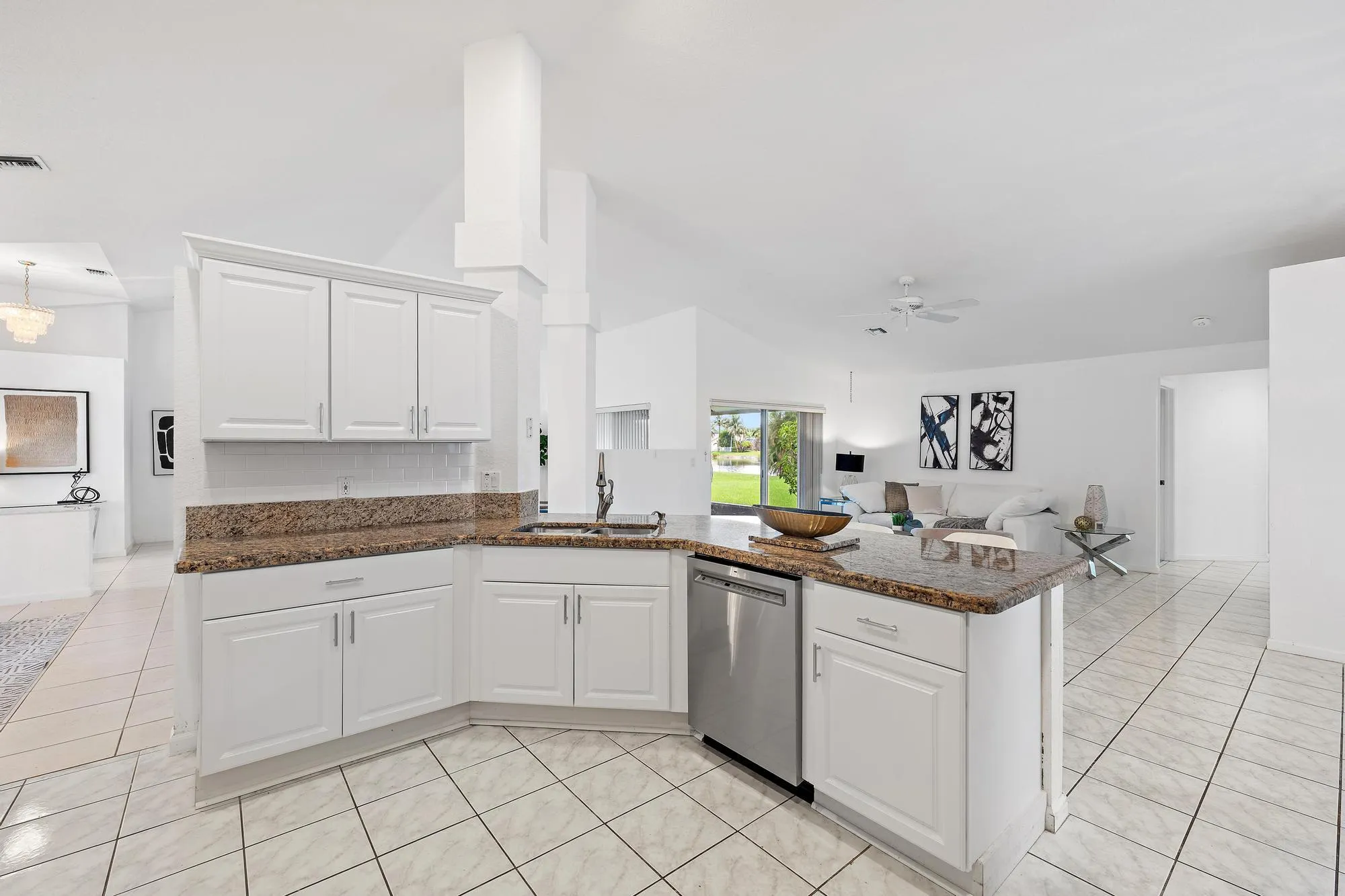6857 Blue Bay Cir-13