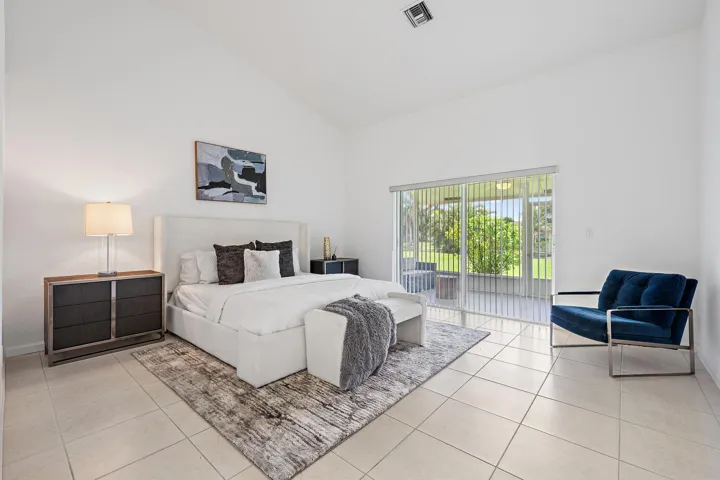 6857 Blue Bay Cir-18