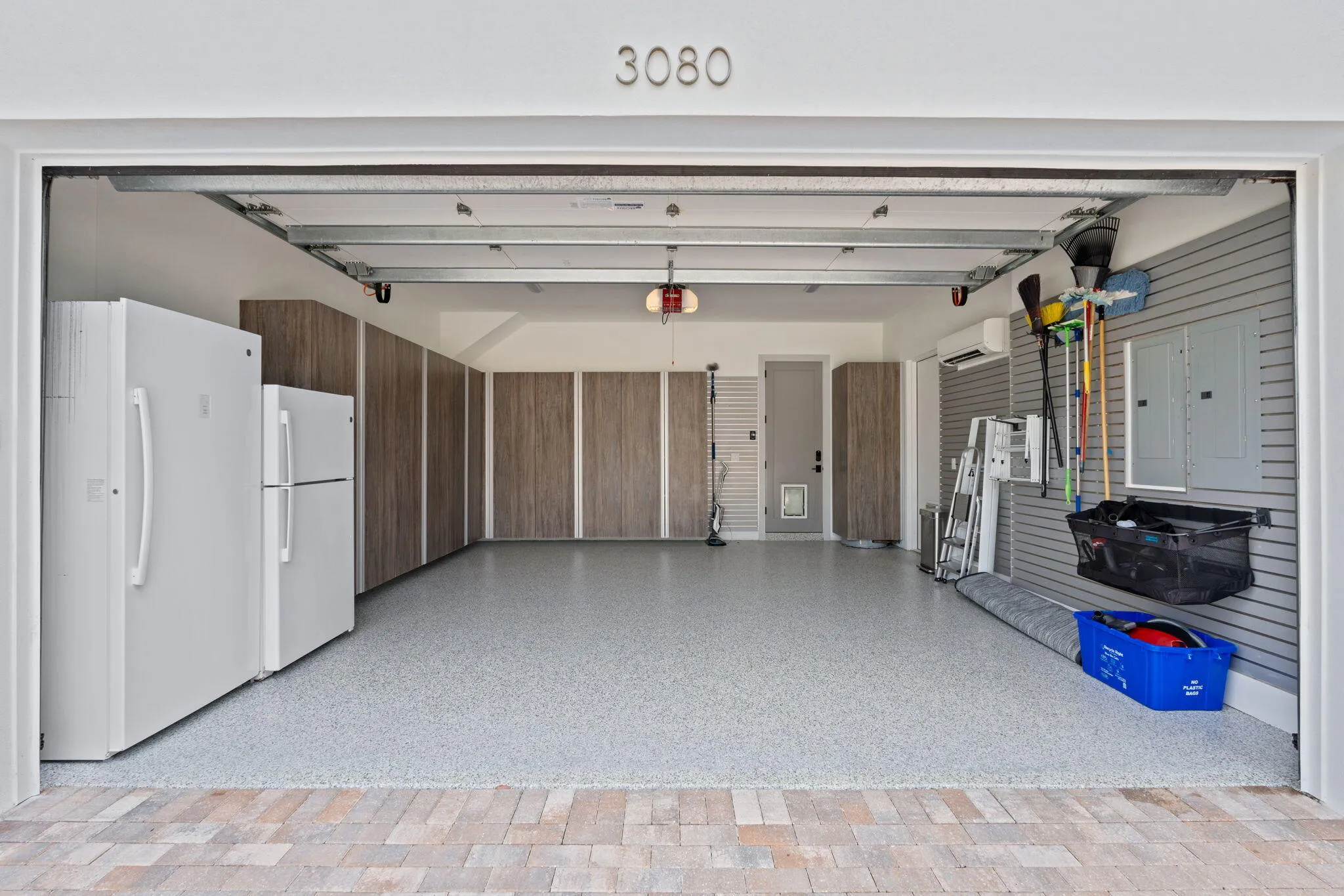 61-web-or-mls-A7407188