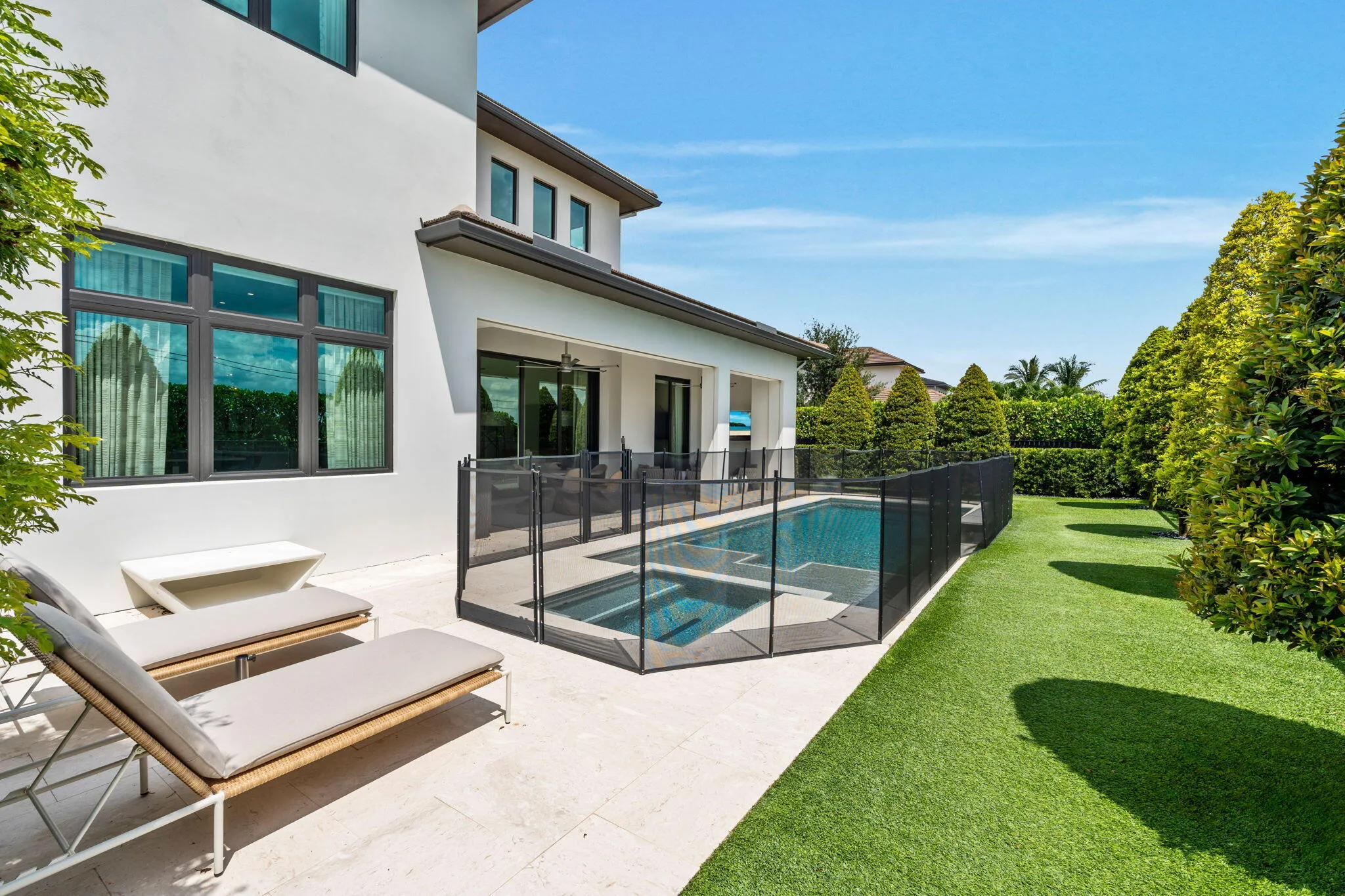 52-web-or-mls-A7407079