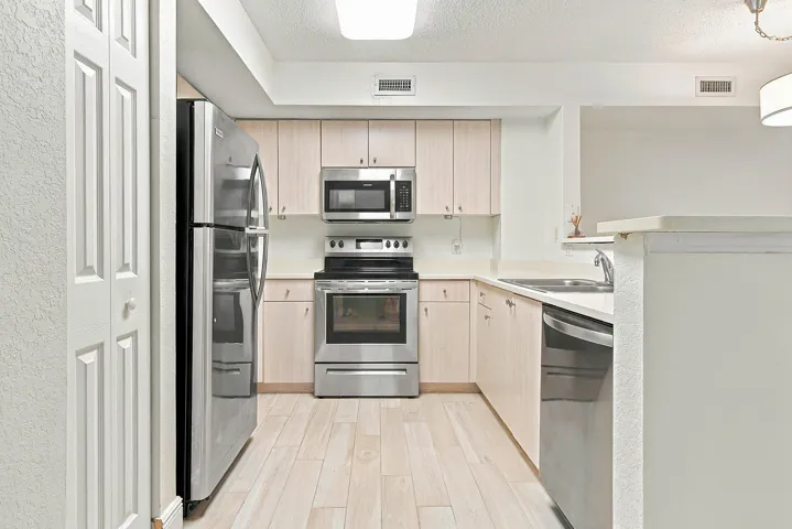 1801-NORTH-FLAGLER-DRIVE-603-33407-007