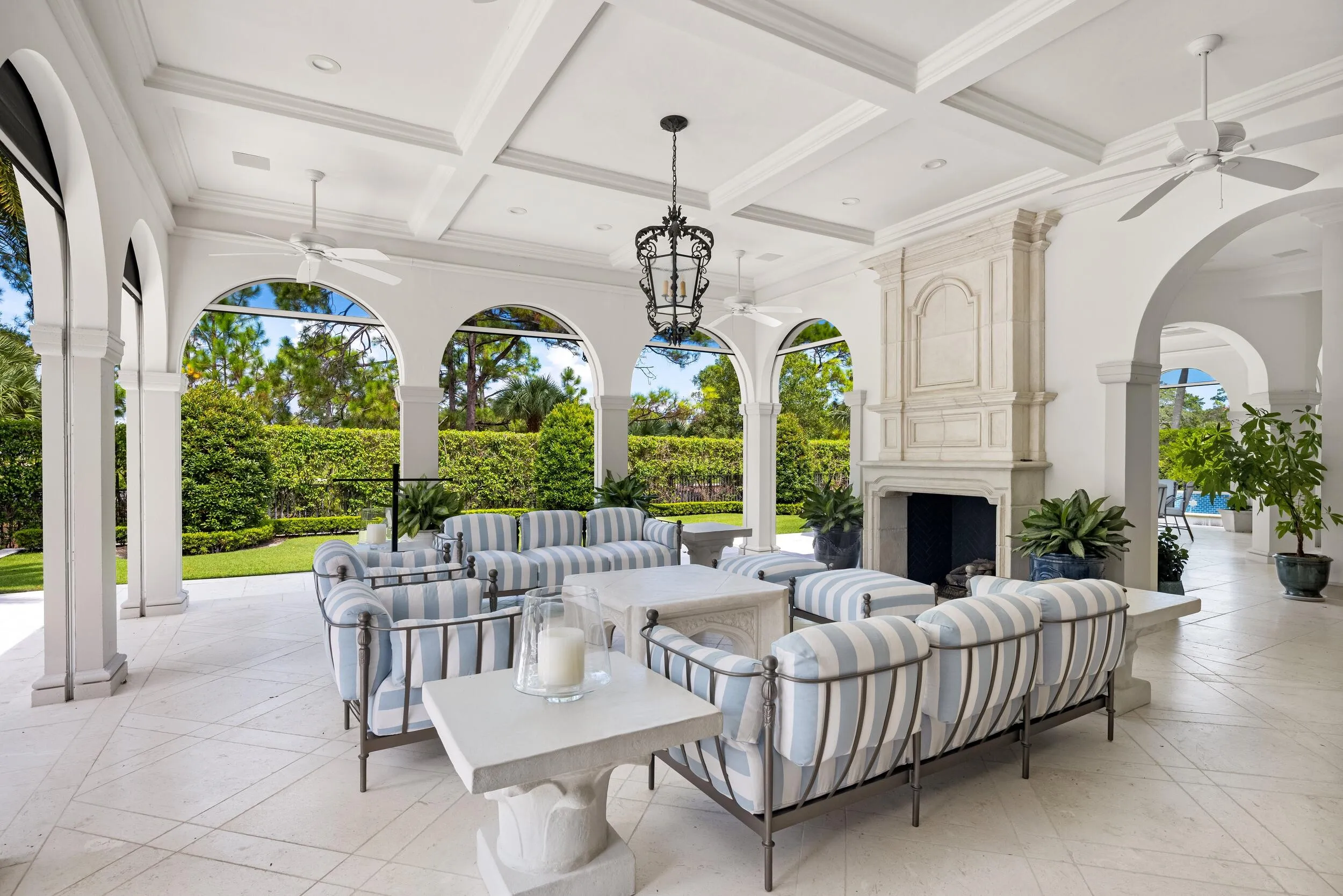 Pool Loggia 1