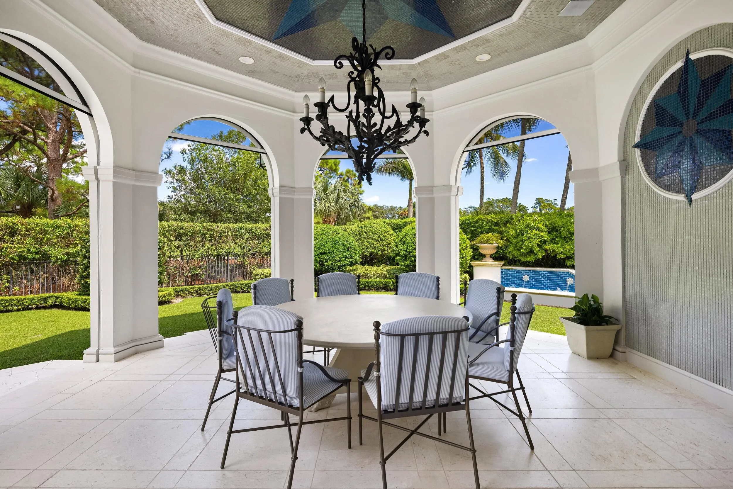 Pool Dining