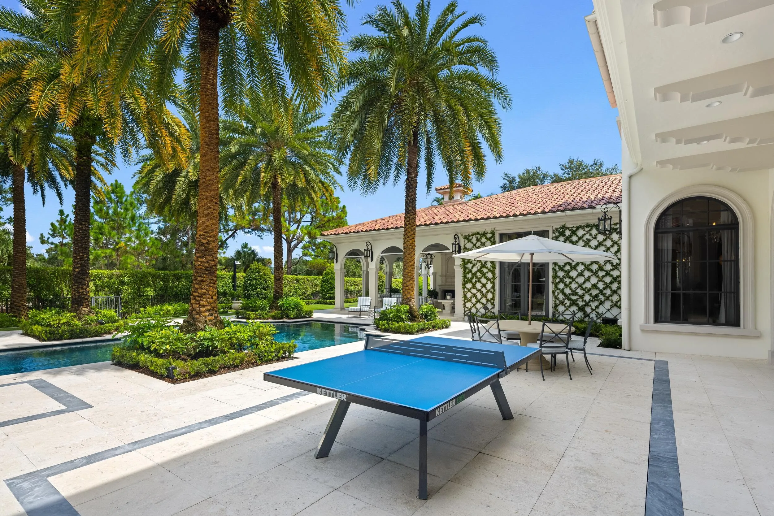Patio 11