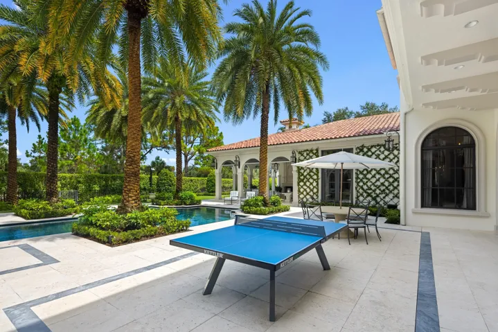 Patio 11