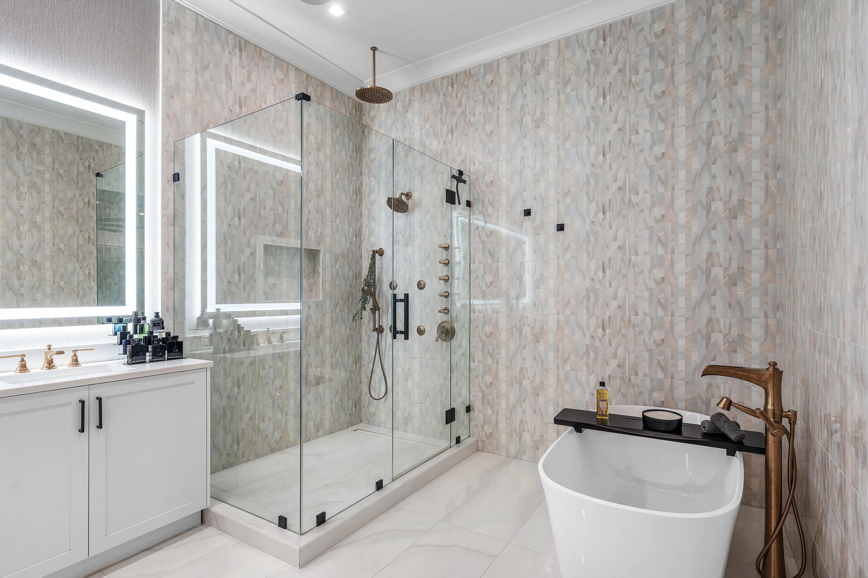 Rainshower & Separate Tub