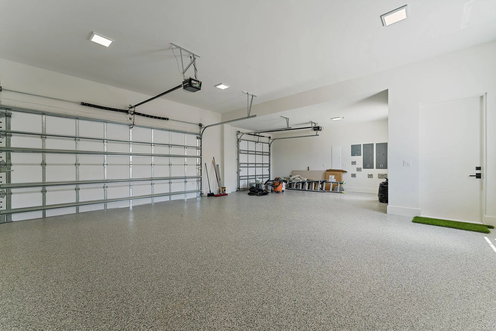 Oversized with polyaspartic epoxy floors and outdoor access