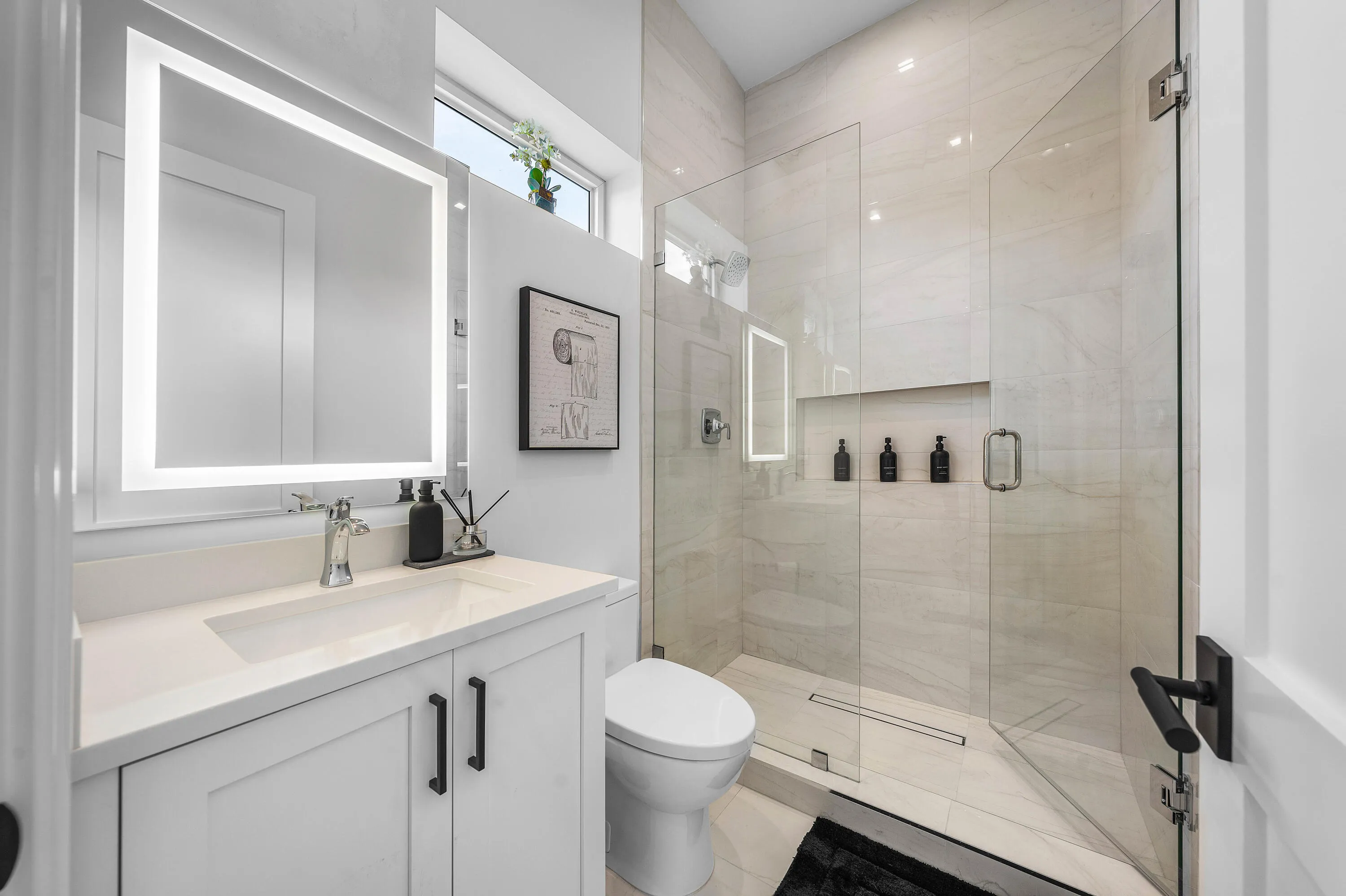 Ensuite Full Bath
