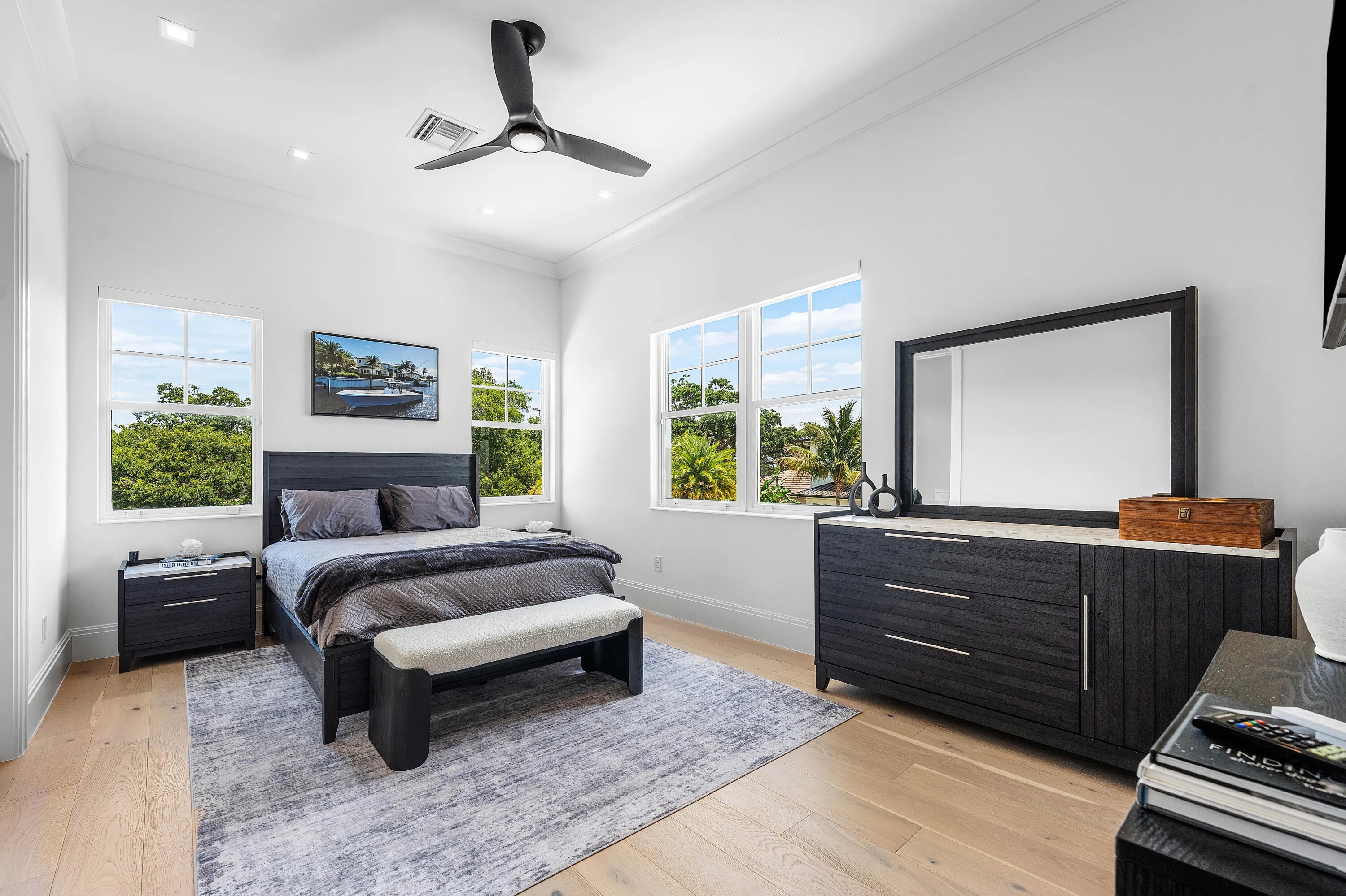 Large Ensuite Bedroom 5