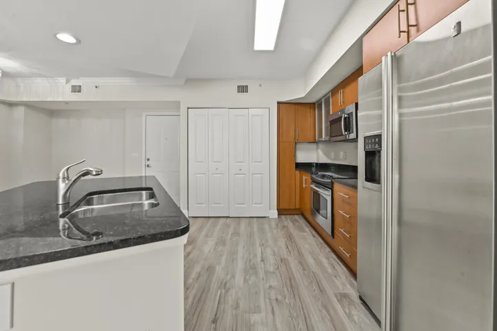 05 Kitchen 04