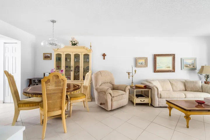 8305 nw 61 st c211 08