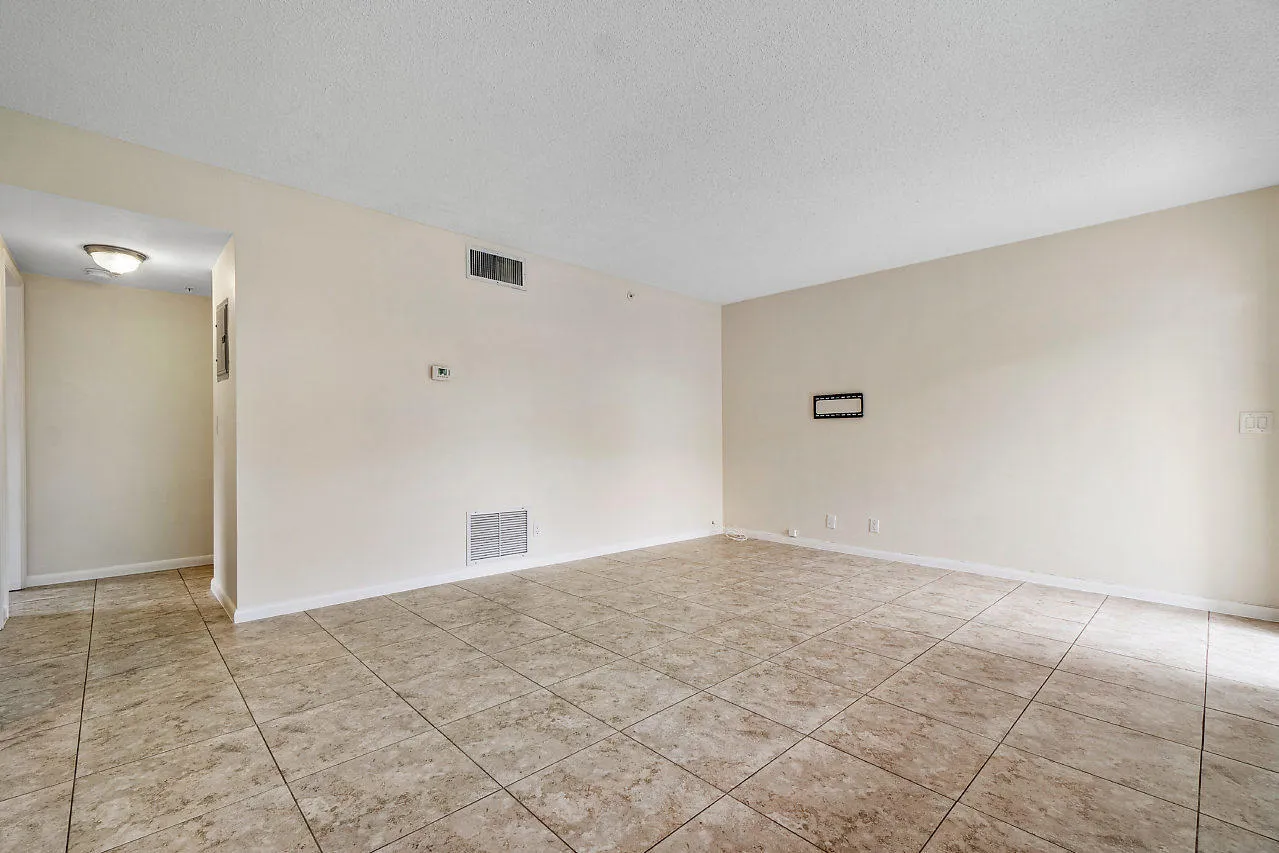 007-701NESeventhAve-DelrayBeach-FL-small