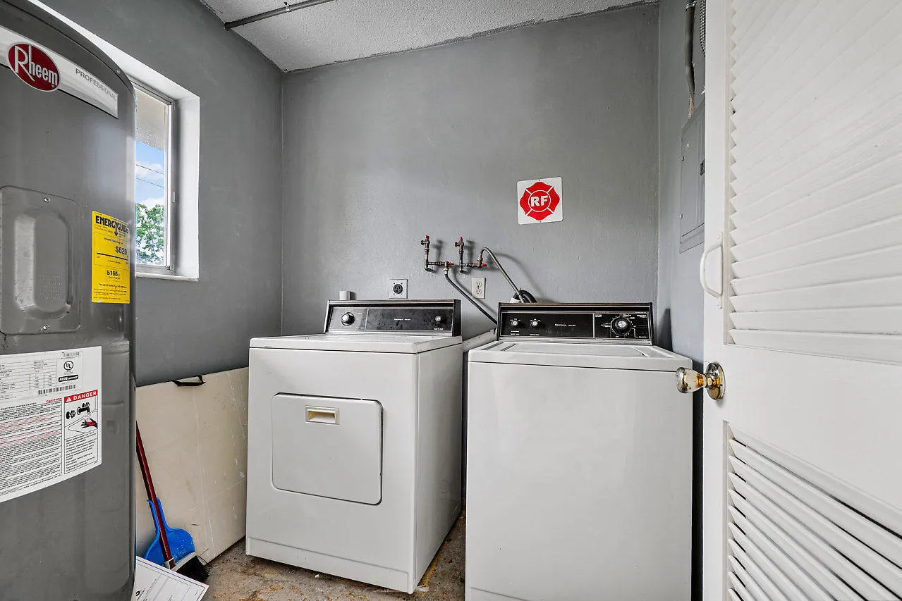 031-701NESeventhAve-DelrayBeach-FL-small