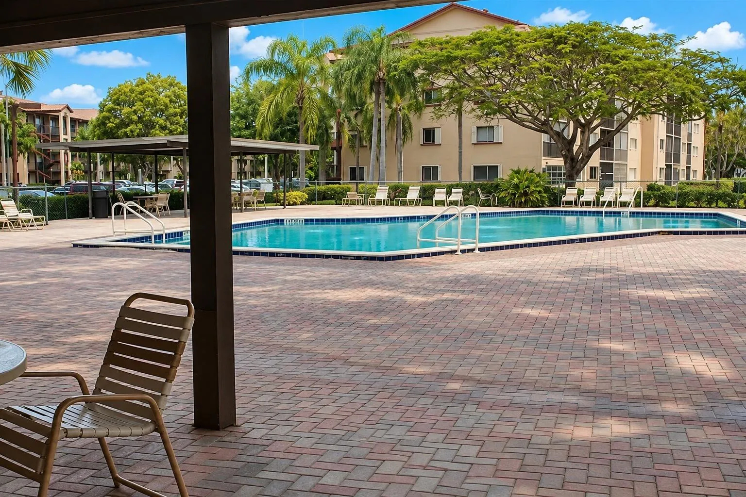9-condo_pool_sunny