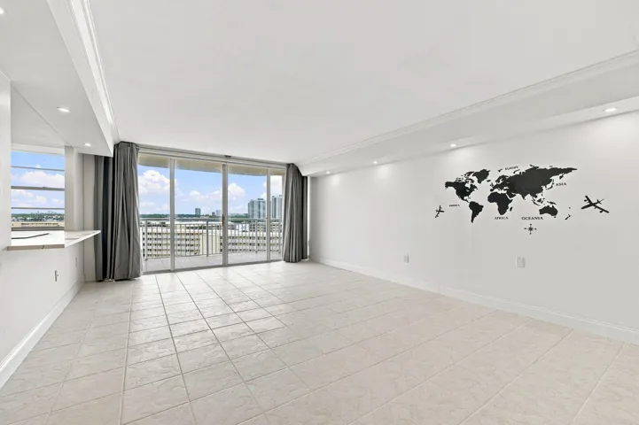 5-web-or-mls-18021-biscayne-blvd-901