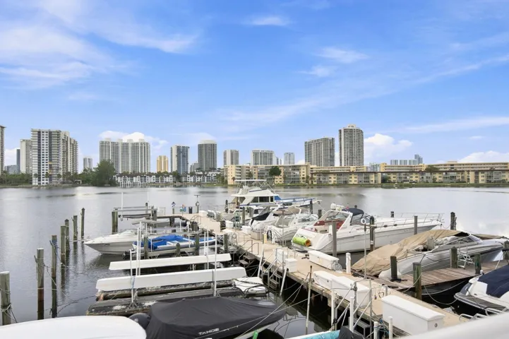 34-web-or-mls-18021-biscayne-blvd-901