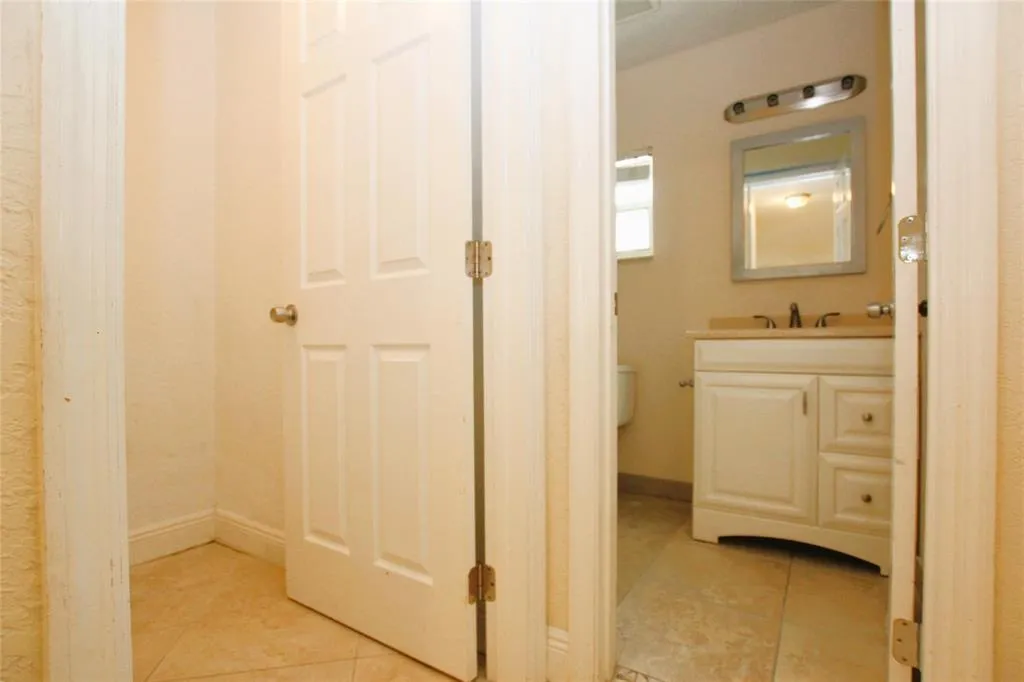2nd Bathroom