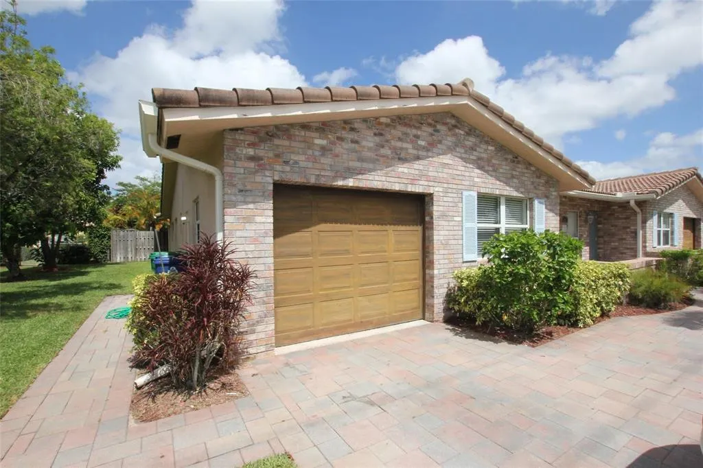 1 Car Garage