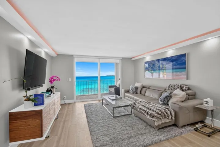Living Room- Direct Ocean View