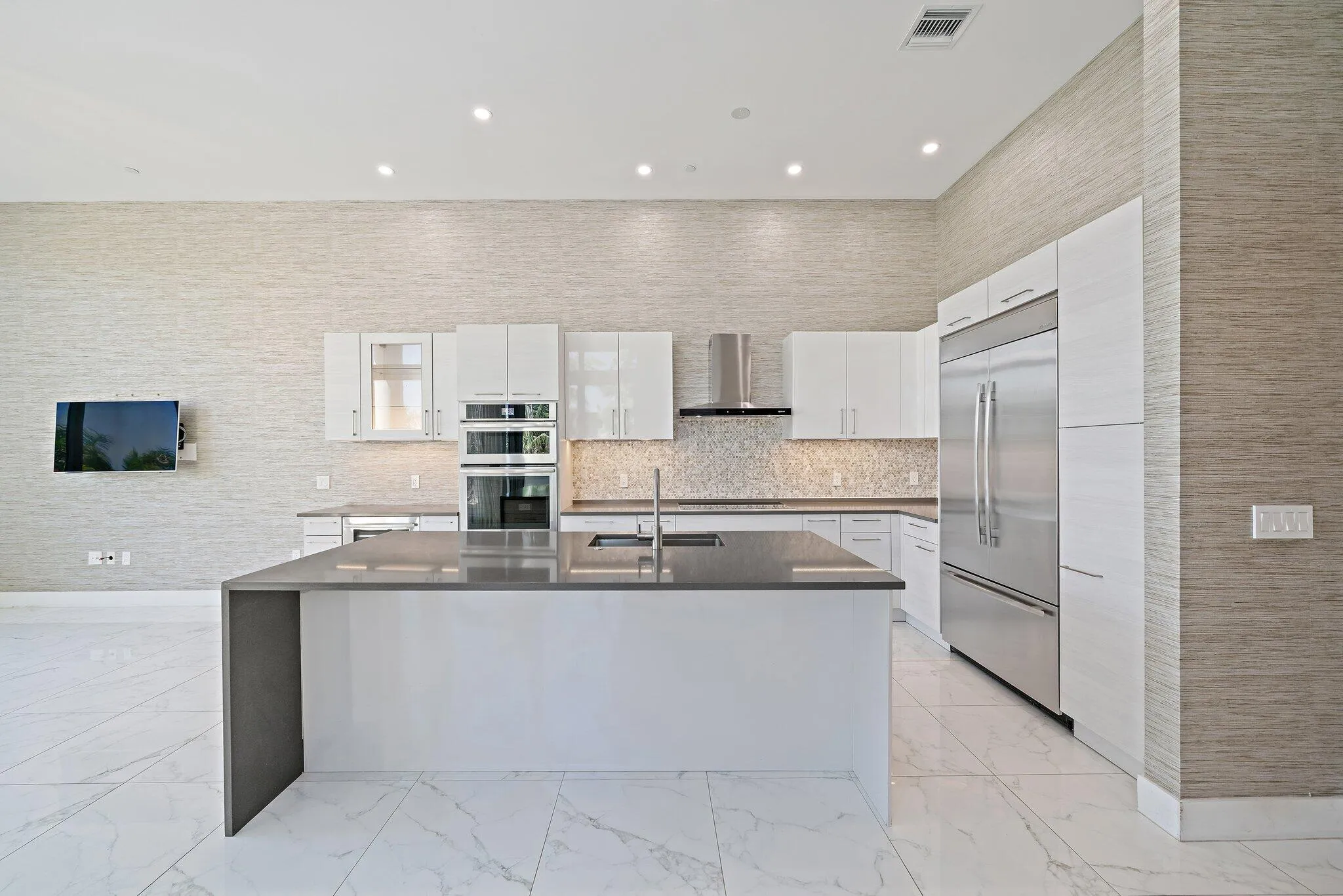 047-1WaterClubWay-301-NorthPalmBeach-SMA
