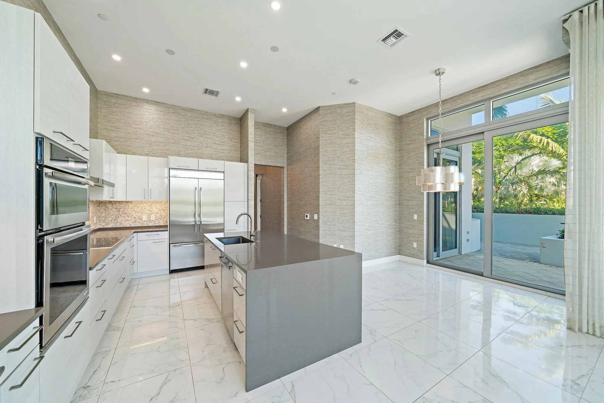 053-1WaterClubWay-301-NorthPalmBeach-SMA