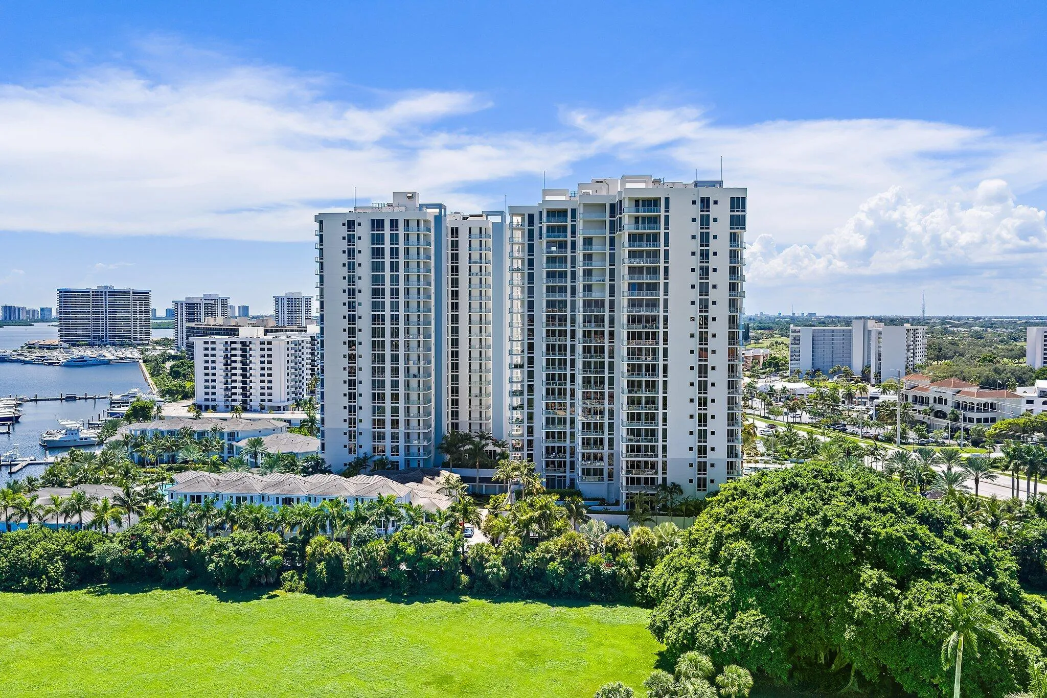 022-1WaterClubWay-301-NorthPalmBeach-SMA