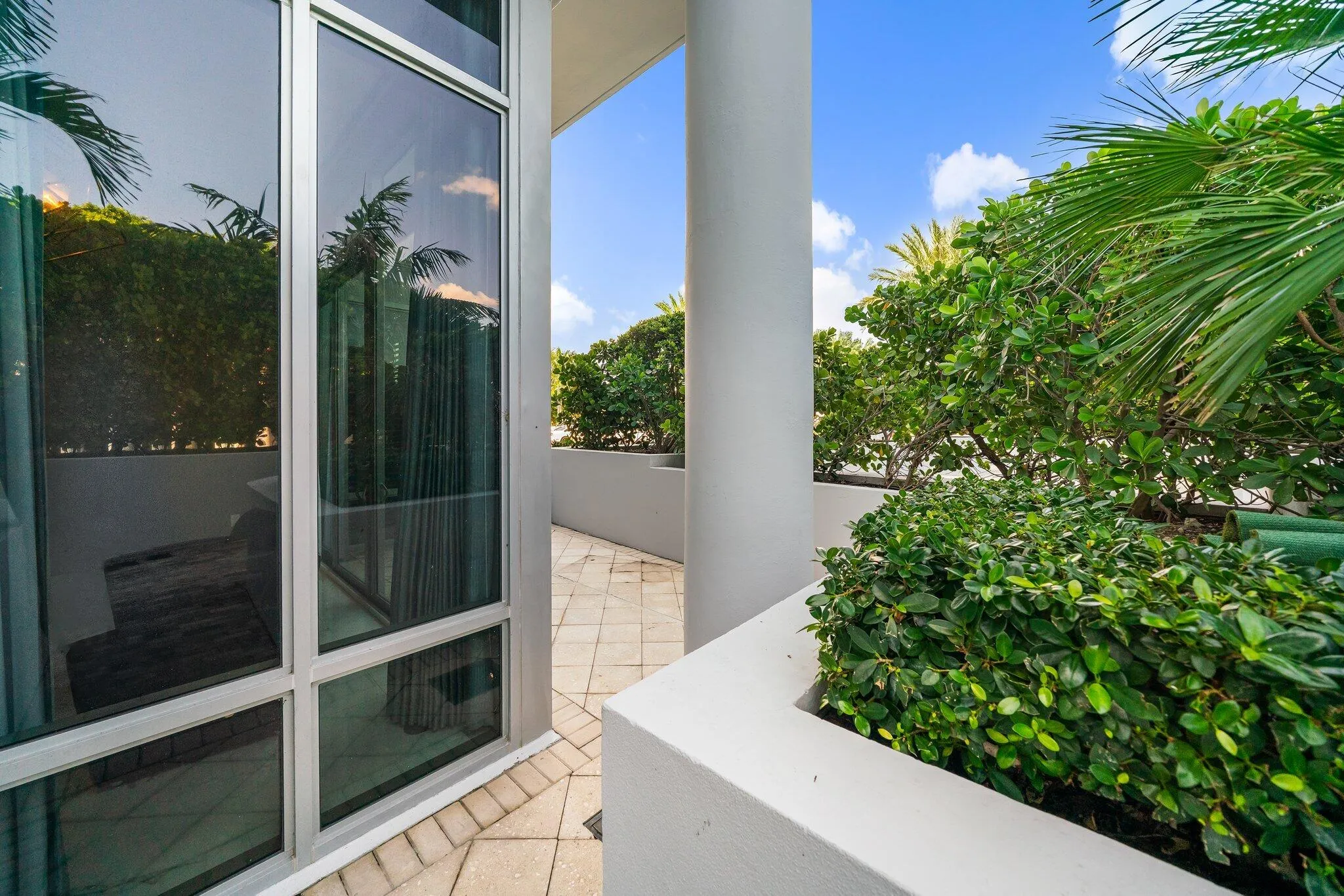 086-1WaterClubWay-301-NorthPalmBeach-SMA