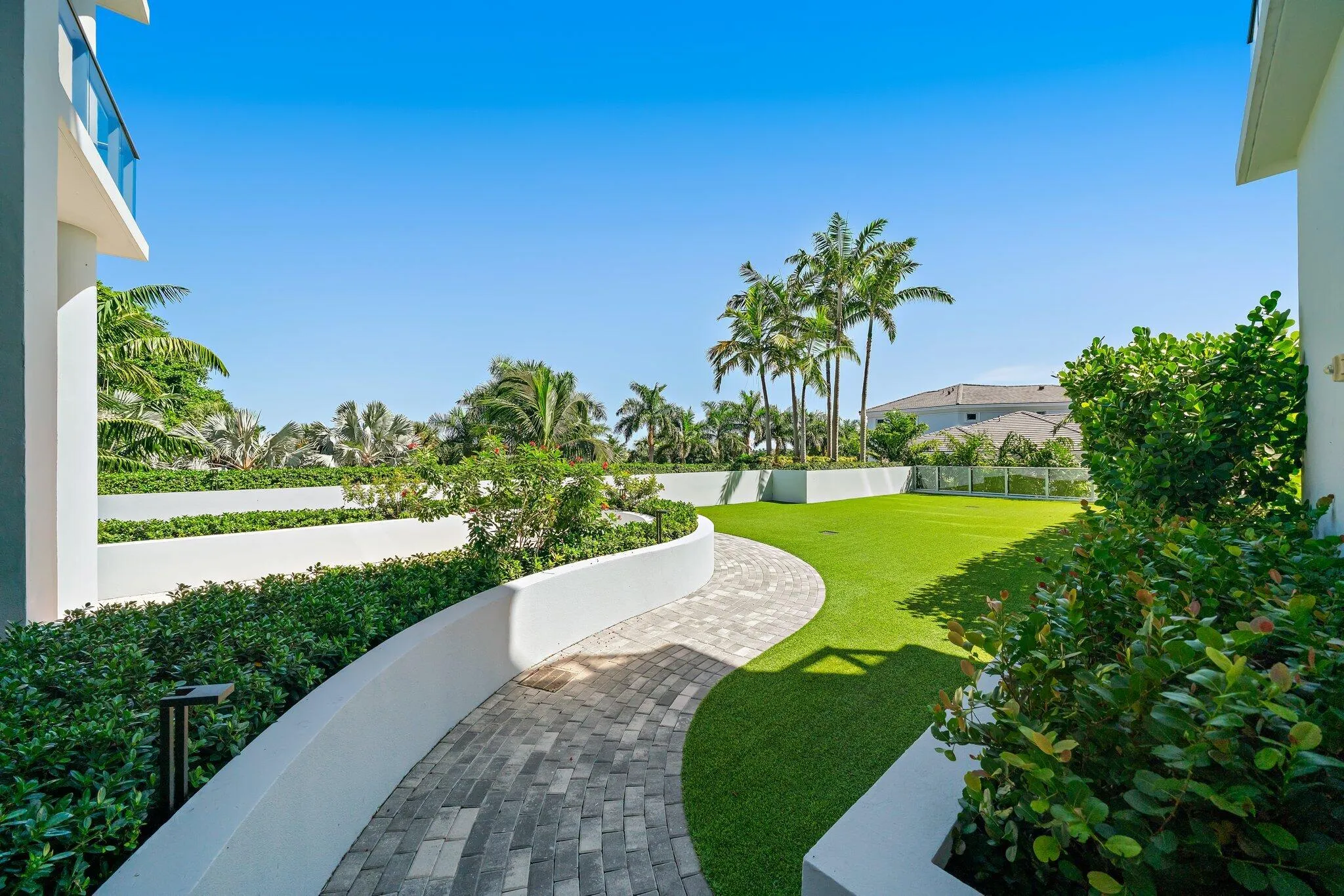 100-1WaterClubWay-301-NorthPalmBeach-SMA