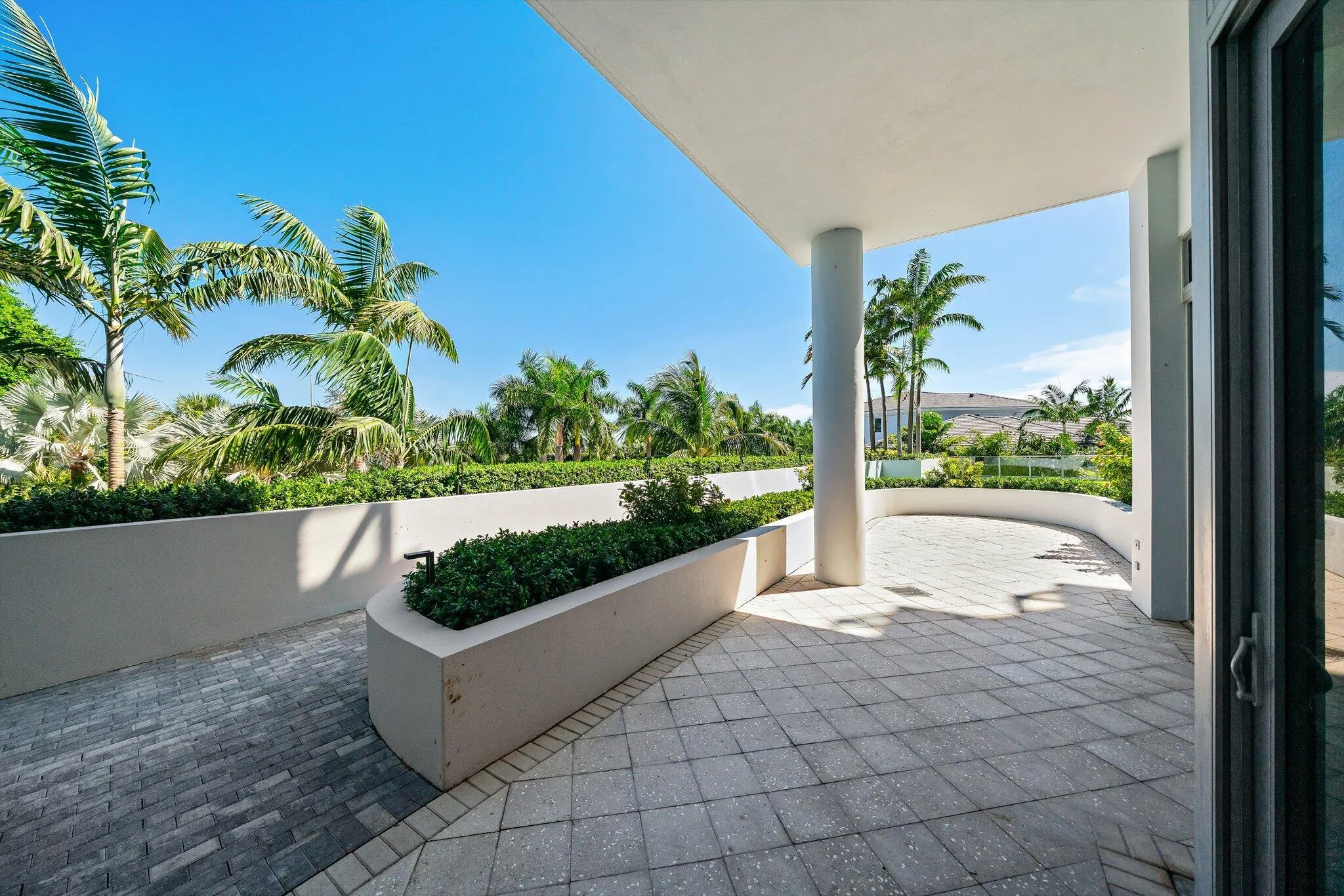 091-1WaterClubWay-301-NorthPalmBeach-SMA