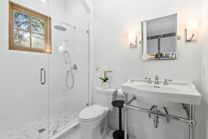 Guest Bathroom 1