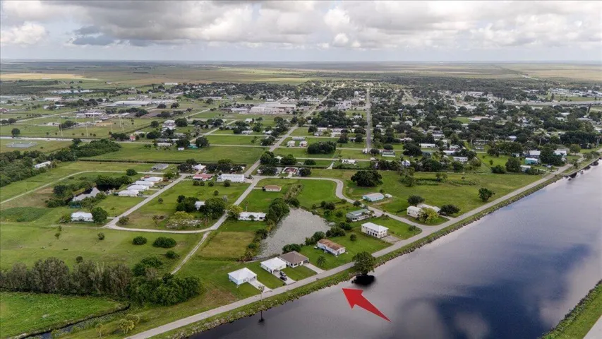 71-908 Riverside Dr Moore Haven (71)