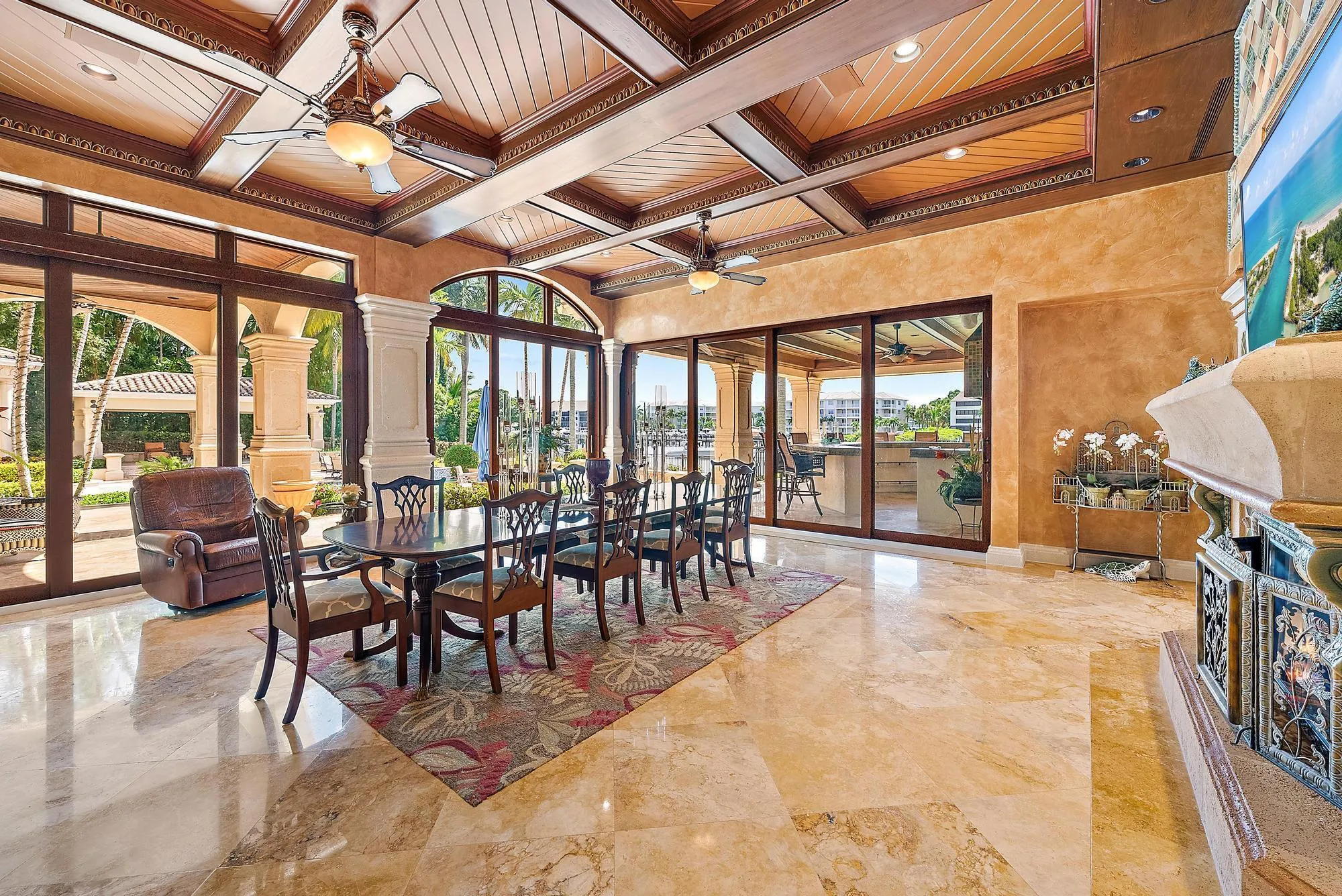 2330 Seven Oaks Ln-54