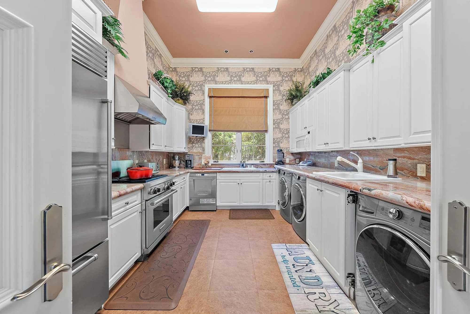 2330 Seven Oaks Ln-51